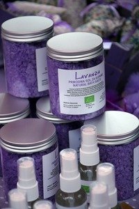 how to use lavender oil for sleep